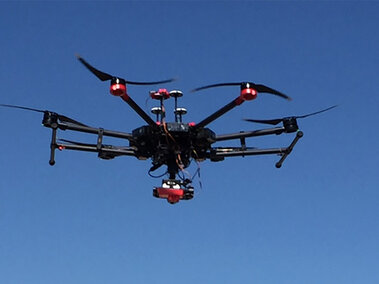 The landing gear folds up during flight, allowing the camera a 360-degree unobstructed view.